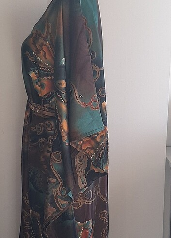 Kimono elbise. Bol kesim. S, M, L bedenlere uygundur.
