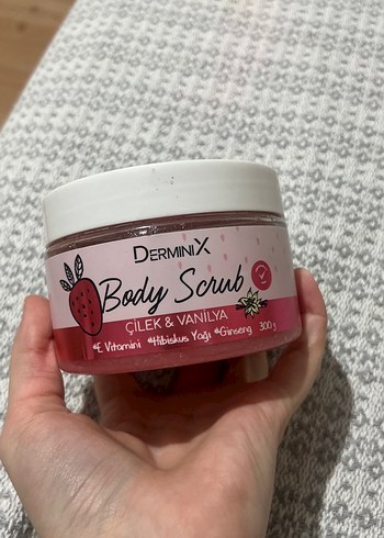 Derminix Çilek & Vanilya Vücut Peelingi 300g - Görsel 3