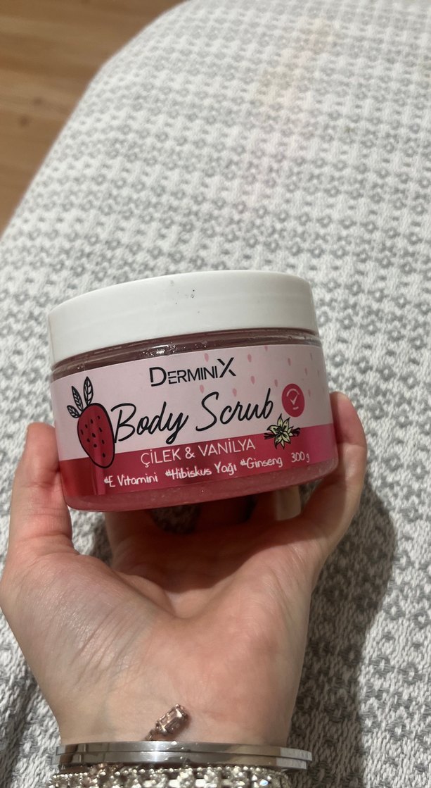 Derminix Çilek & Vanilya Vücut Peelingi 300g - Görsel 3