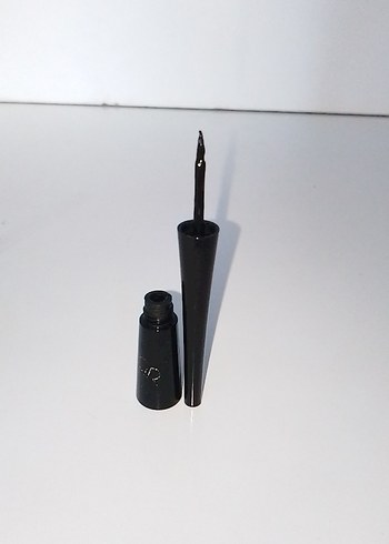 Beden Parlak Siyah Eyeliner Kalemi