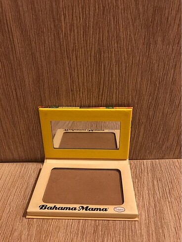 The Balm The balm bahama mama bronzer