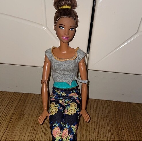 Beden Renk Barbie Sonsuz Hareket Esmer Bebek