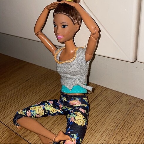 Barbie Barbie Sonsuz Hareket Esmer Bebek