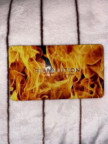 Revolution Revolution forever flawless fire far paleti