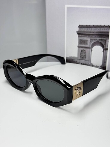 VERSACE