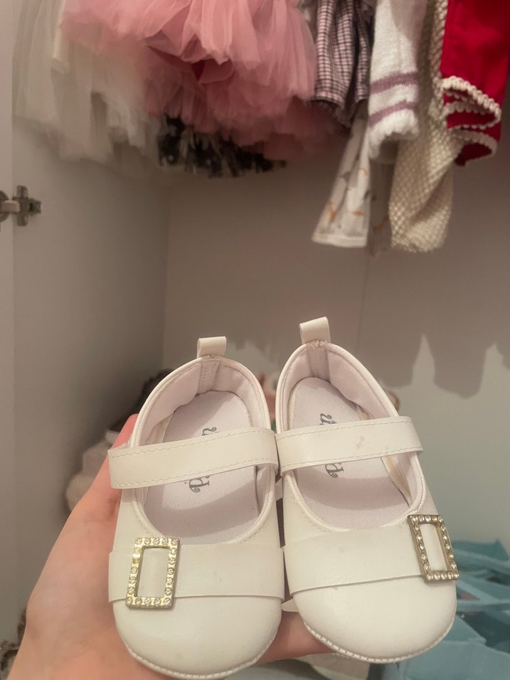 Kız Çocuk Beyaz Tokalı Babet Ayakkabı - Görsel 2