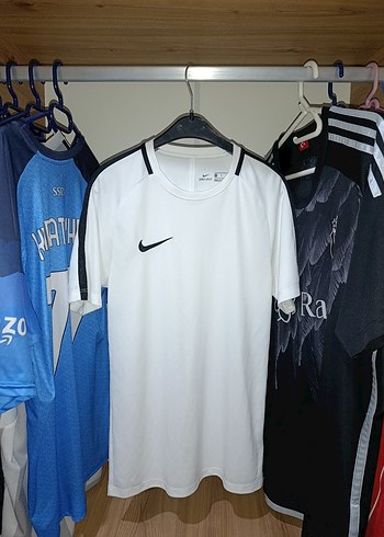 Orjinal Nike Erkek Beyaz Kısa Kollu Antrenman Tişörtü
