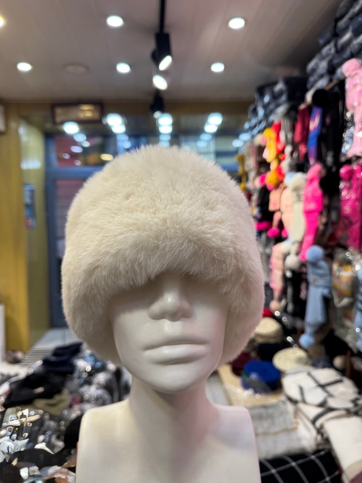 Beyaz Kürklü Kadın Bandana - Görsel 2