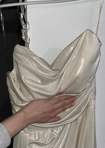 Beyaz Drapeli Uzun Straplez Abiye Elbise - Görsel 8