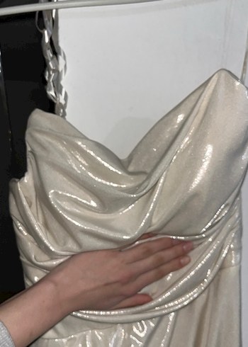 Beyaz Drapeli Uzun Straplez Abiye Elbise - Görsel 4