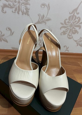 TOPUKLU AYAKKABI - Görsel 3