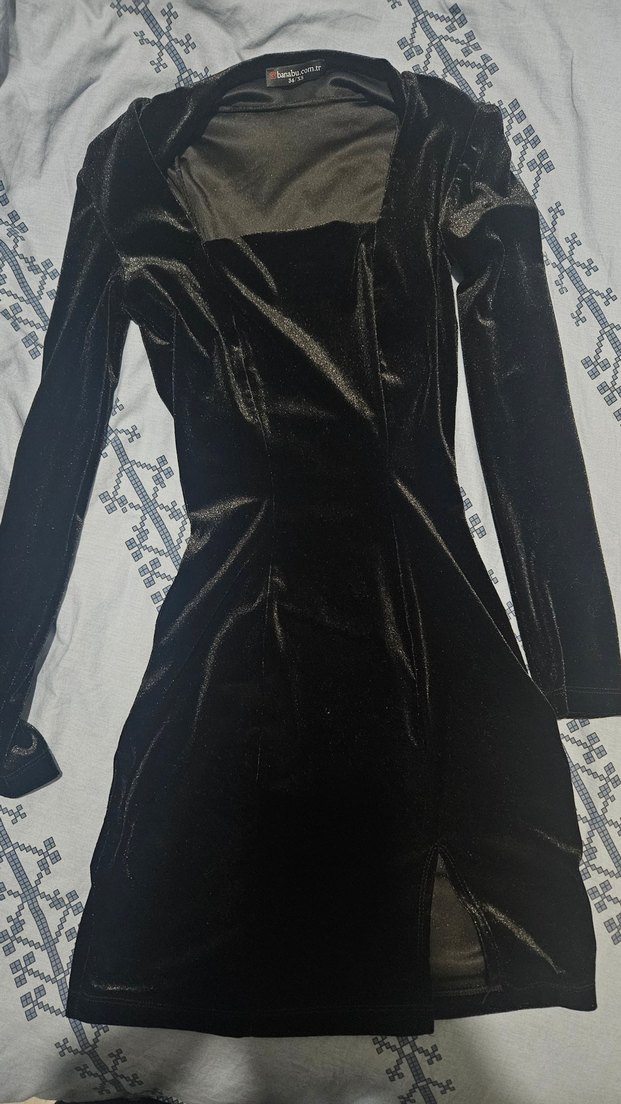 Siyah Kare Yaka Yırtmaçlı Simli Gotik Mini Elbise - Görsel 3