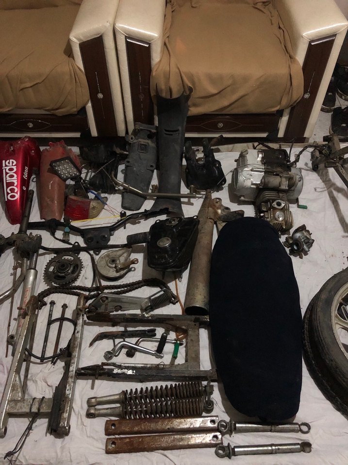 Beyaz Gri Üç Tekerlekli Bisiklet Parçaları - Görsel 2