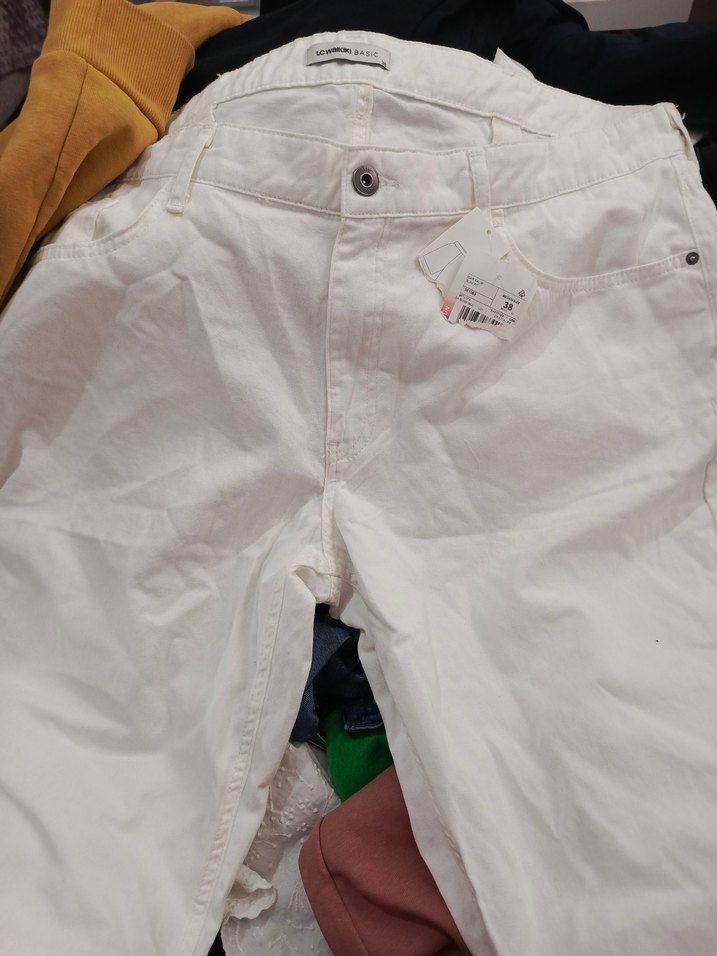 Beyaz Pamuklu Rahat Kesim Midi Kadın Pantolon - Görsel 2