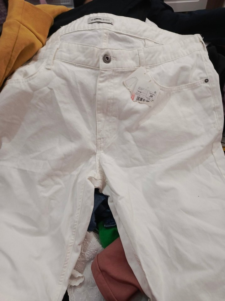 Beyaz Pamuklu Rahat Kesim Midi Kadın Pantolon - Görsel 3