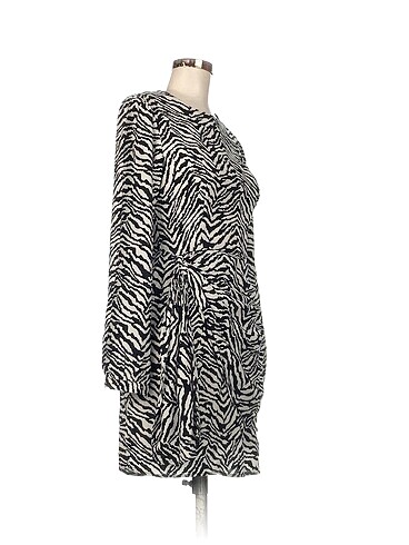 Zara Zara Kısa Elbise %70 İndirimli.