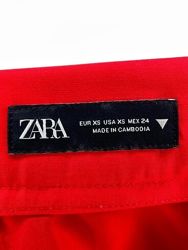 xs Beden kırmızı Renk Zara Düz Kesim %70 İndirimli.