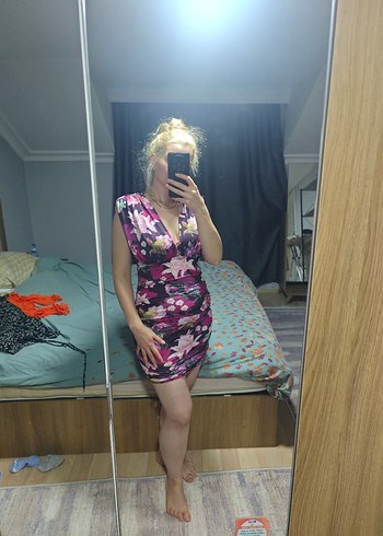 Pembe Drapeli V Yaka Mini Elbise