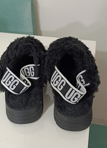 UGG terlik 