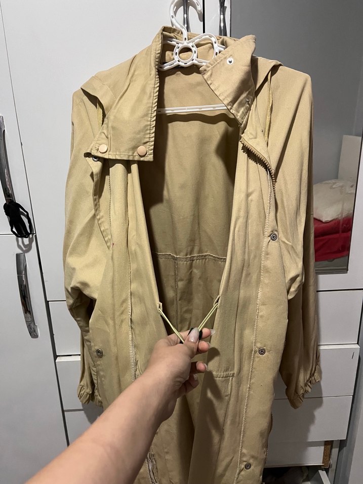 Bej Midi Kadın Yağmurluk Düğmeli Cepli - Görsel 3