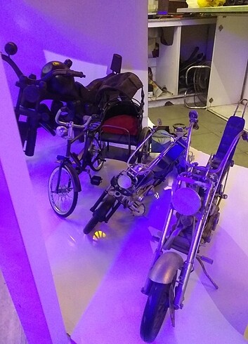 Cek birak metal araclar antika motorlar tum urunlerime bakabilir