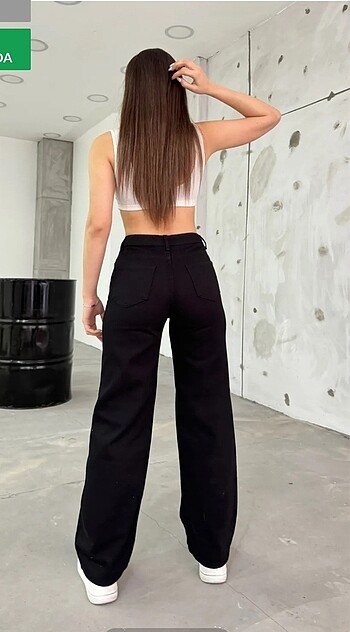 Trendyol & Milla Kelebek Detaylı Jean
