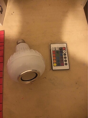 Kumandalı bluetooth hoparlör led ampul