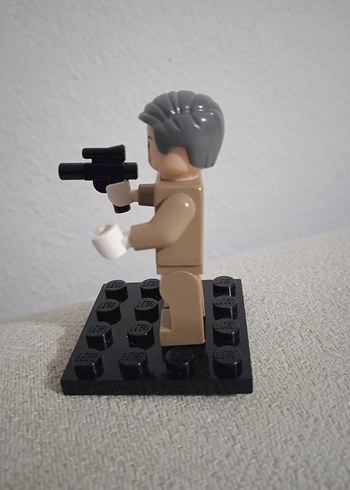 Bej ve Gri Lego Figür Silahlı. - Görsel 5