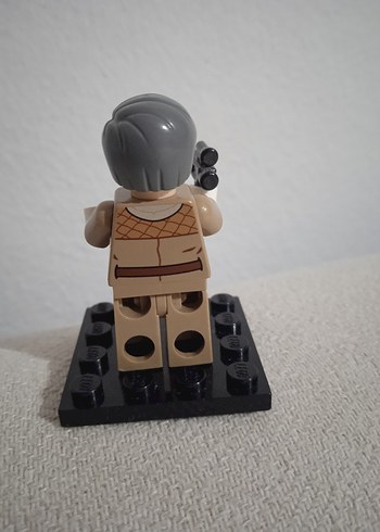 Bej ve Gri Lego Figür Silahlı. - Görsel 4