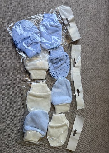 Mavi ve Beyaz Erkek Bebek Eldivenleri Velcro - Görsel 2