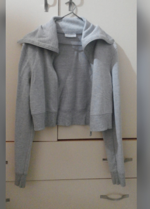 Gri yarım sweatshirt