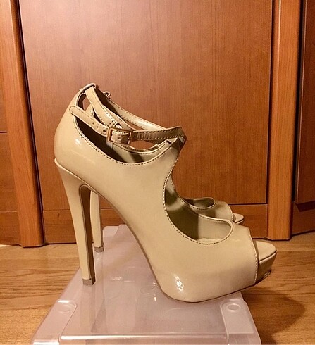 36 Beden ten rengi Renk Bej 36 Steve Madden İnce Topuklu