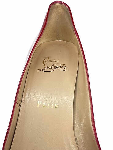 37 Beden kırmızı Renk Christian Louboutin Platform %70 İndirimli.