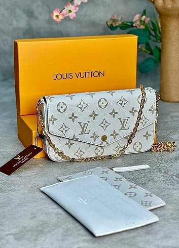 Louis Vuitton LOUIS VUİTTON