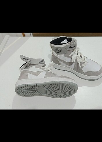 26 Beden Nike Jordan çocuk ayakkabısı????
