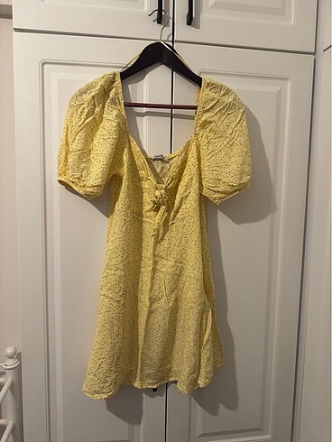 LC Waikiki Sarı mini çiçekli balon kol elbise