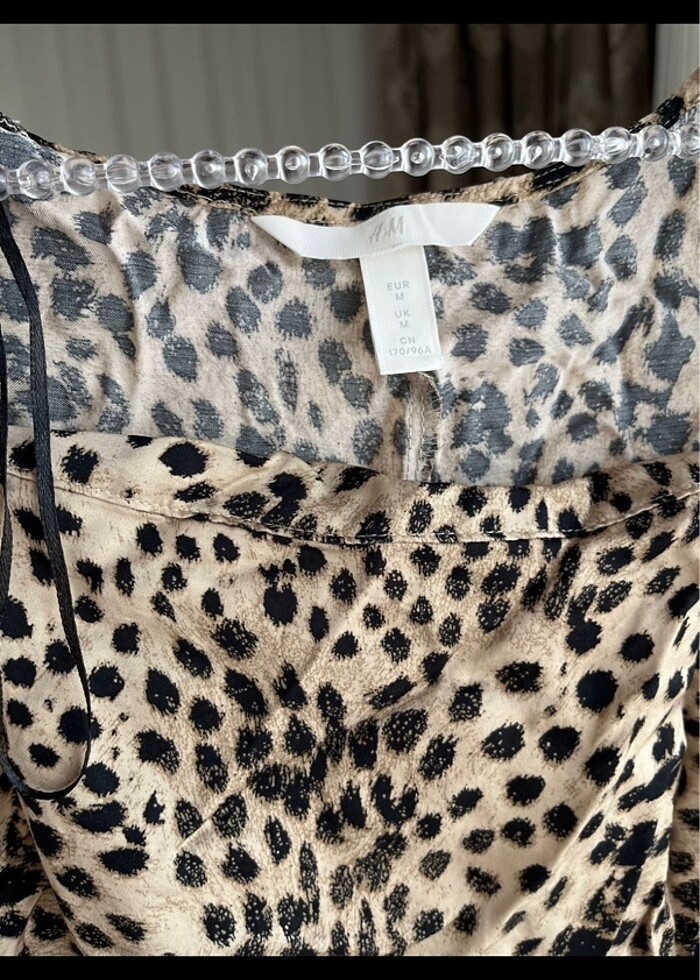 Leopar saten kare yaka bluz - Görsel 2