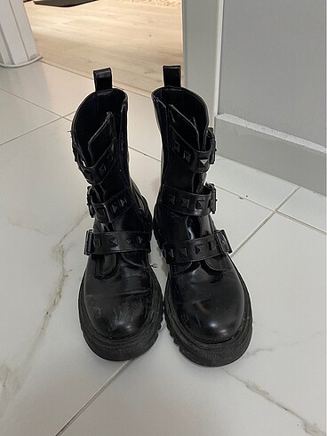 Deichmann Siyah bot