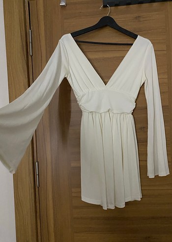 Beyaz V Yaka Drapeli Uzun Kadın Elbise - Görsel 2