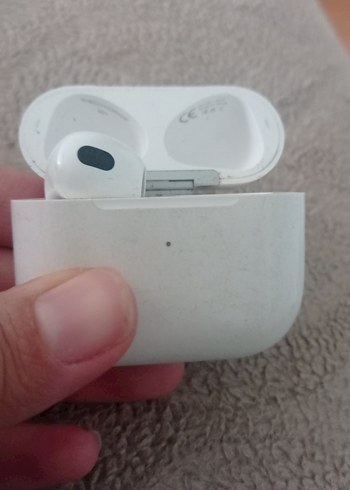 Beyaz Kablosuz Kulaklık Şarj Kutusu - Görsel 2