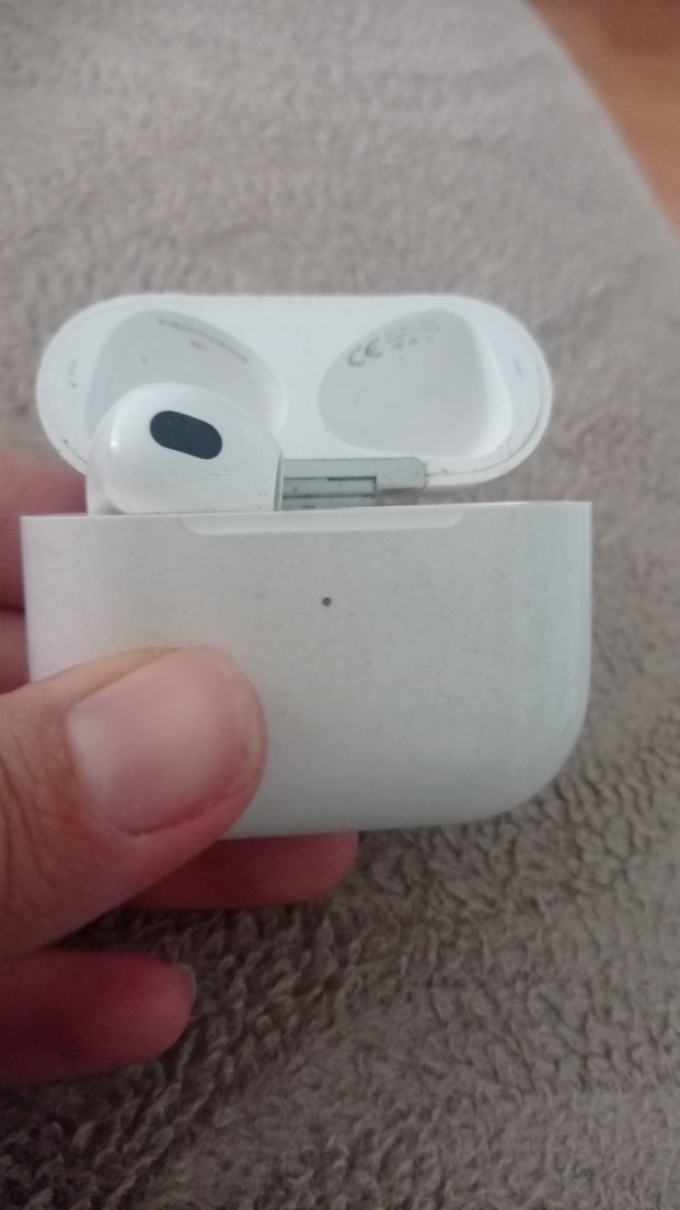 Beyaz Kablosuz Kulaklık Şarj Kutusu - Görsel 2