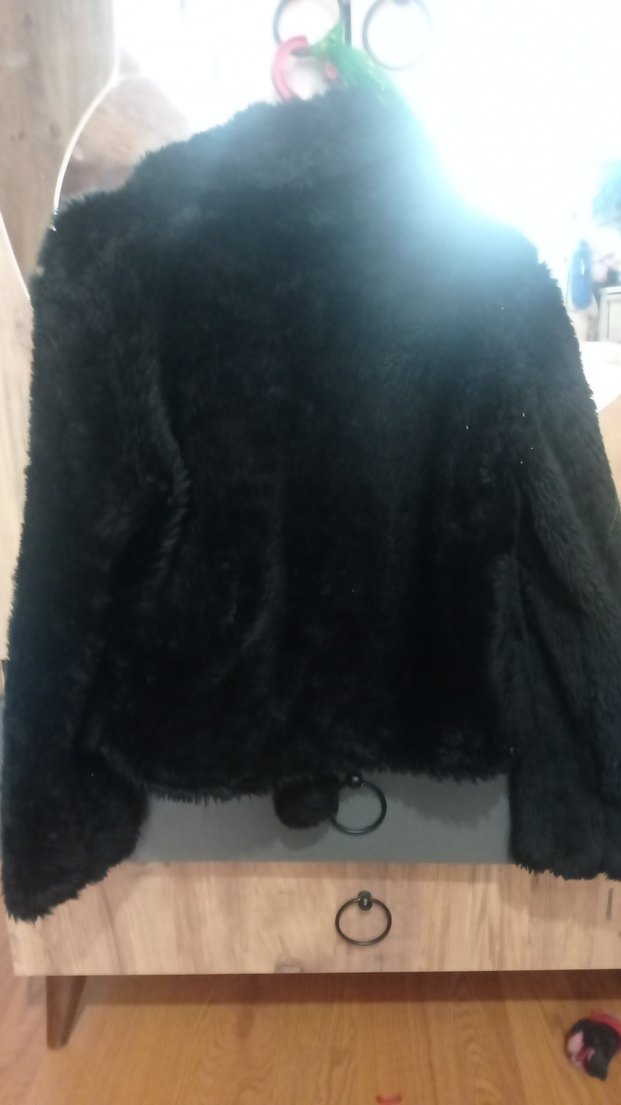 Kısa Siyah Kürklü Kadın Ceket - Görsel 3