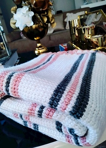 Çizgili Pembe Gri Örgü Kız Bebek Battaniyesi - Görsel 3