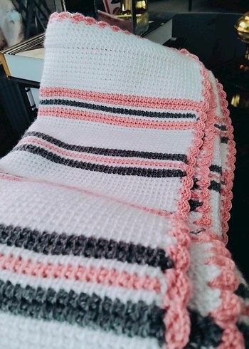 Çizgili Pembe Gri Örgü Kız Bebek Battaniyesi - Görsel 2