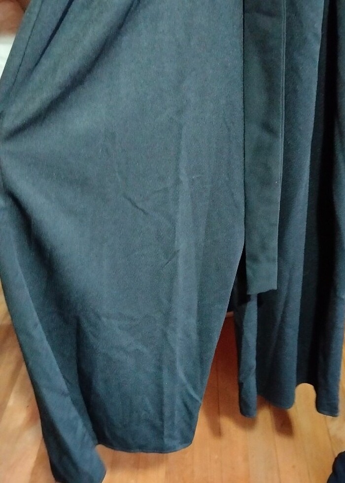 Cepli, kuşaklı, siyah tulum  - Görsel 4