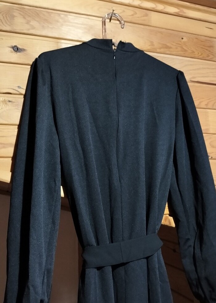 Cepli, kuşaklı, siyah tulum  - Görsel 5