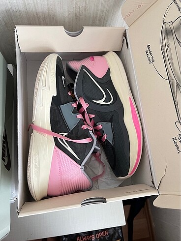Kyrie low 5