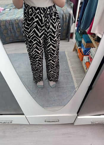 m Beden Gri Zebra Desenli Pilili Geniş Kesim alt giyim