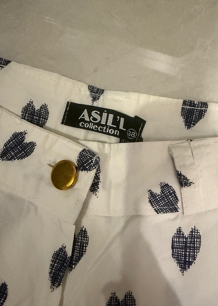 Beyaz kalpli şort - Görsel 2