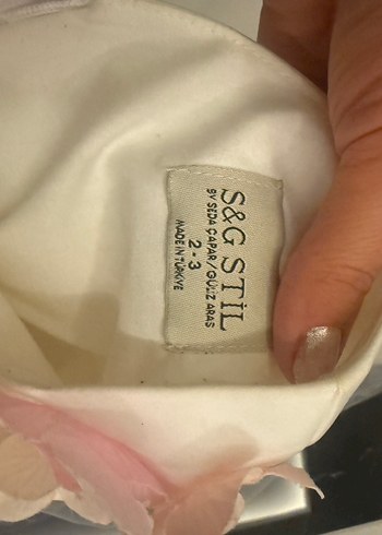 Çiçekli Fırfırlı Beyaz Kız Elbisesi - Görsel 4